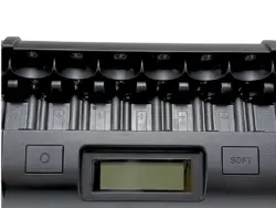 Cargador Powerex MH-C808M LCD de 8 bahías para baterías AA AAA C y D recargables